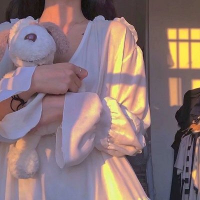 玄学大佬靠摆摊惊艳全球